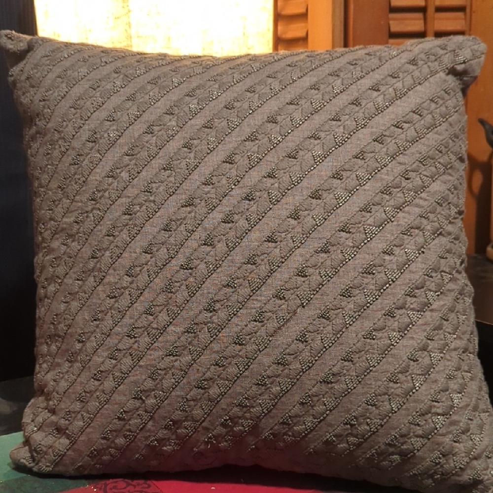 Hotel Collection Decorative Pillow Beaded Gray 18 X 18 Linen Beautiful NWOT NICE